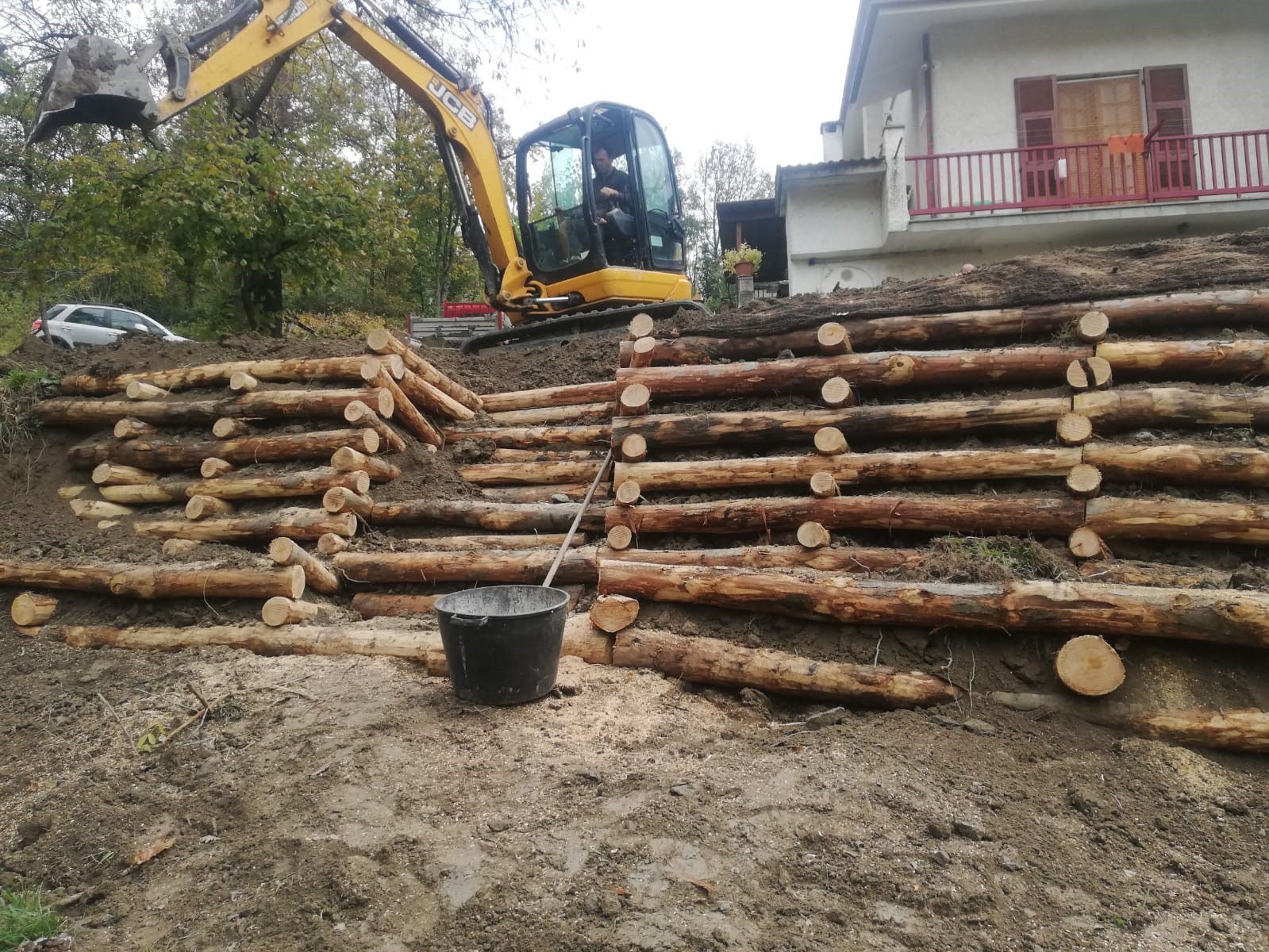 cantiere_palificata_doppia_pali_castagno